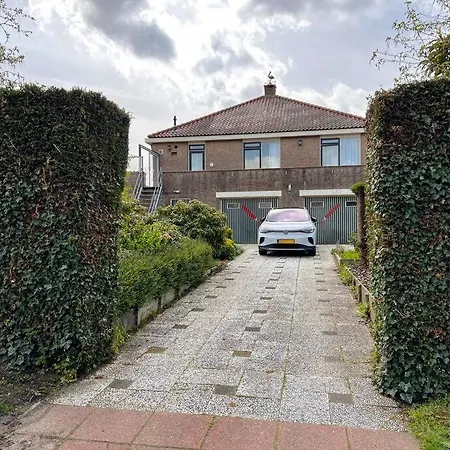 Apartment Unieke & Ruime Dijkwoning Aan Het Water *