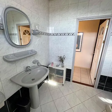 Unieke & Ruime Dijkwoning Aan Het Water Apartment