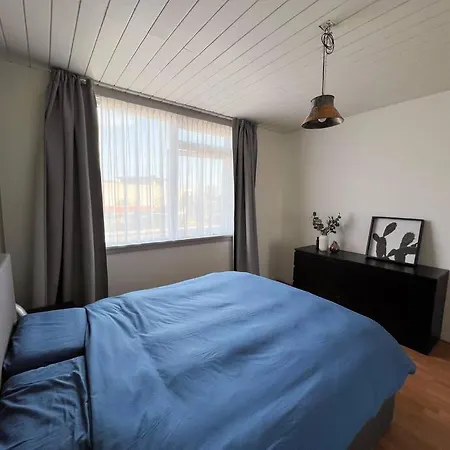 Unieke & Ruime Dijkwoning Aan Het Water Apartment