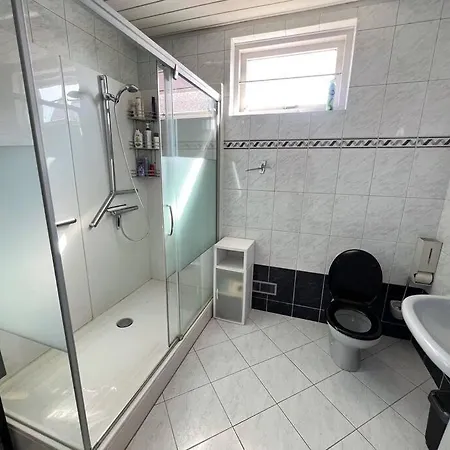 Unieke & Ruime Dijkwoning Aan Het Water Apartment