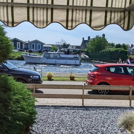 Unieke & Ruime Dijkwoning Aan Het Water *