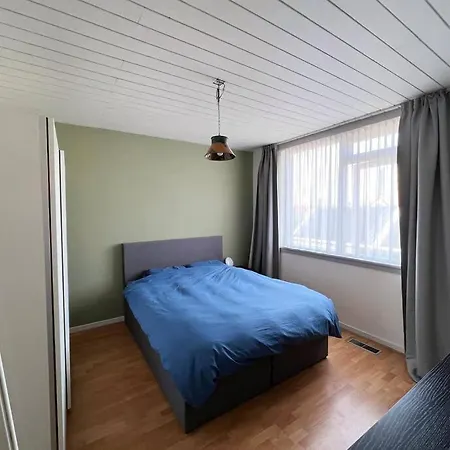 Unieke & Ruime Dijkwoning Aan Het Water *